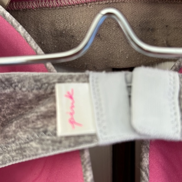 Collection of 6 Pink brand bras - Picture 5 of 8
